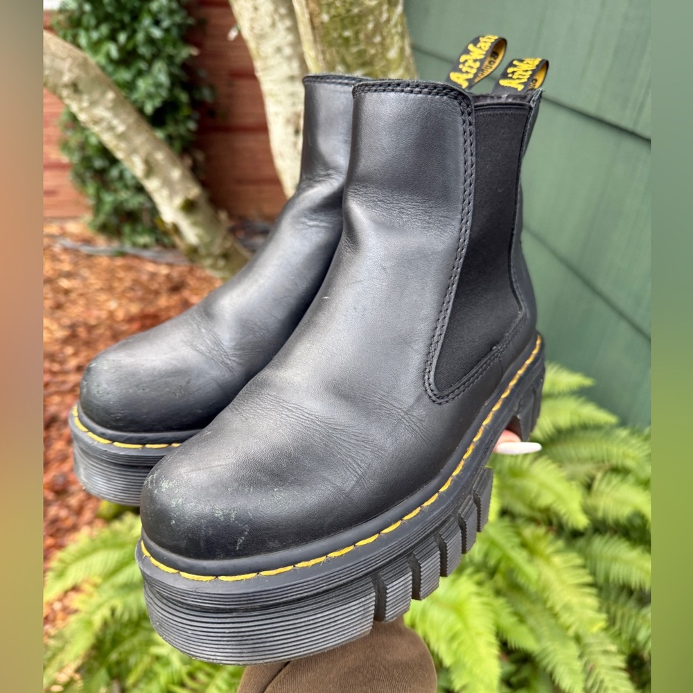 Dr. Martens Audrick Chelsea Boots size 7